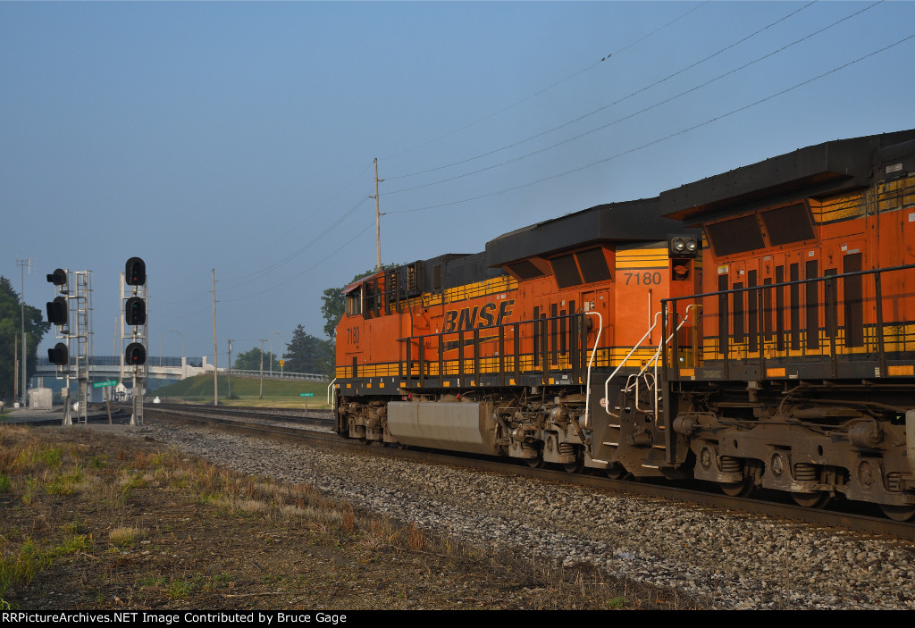 BNSF 7180